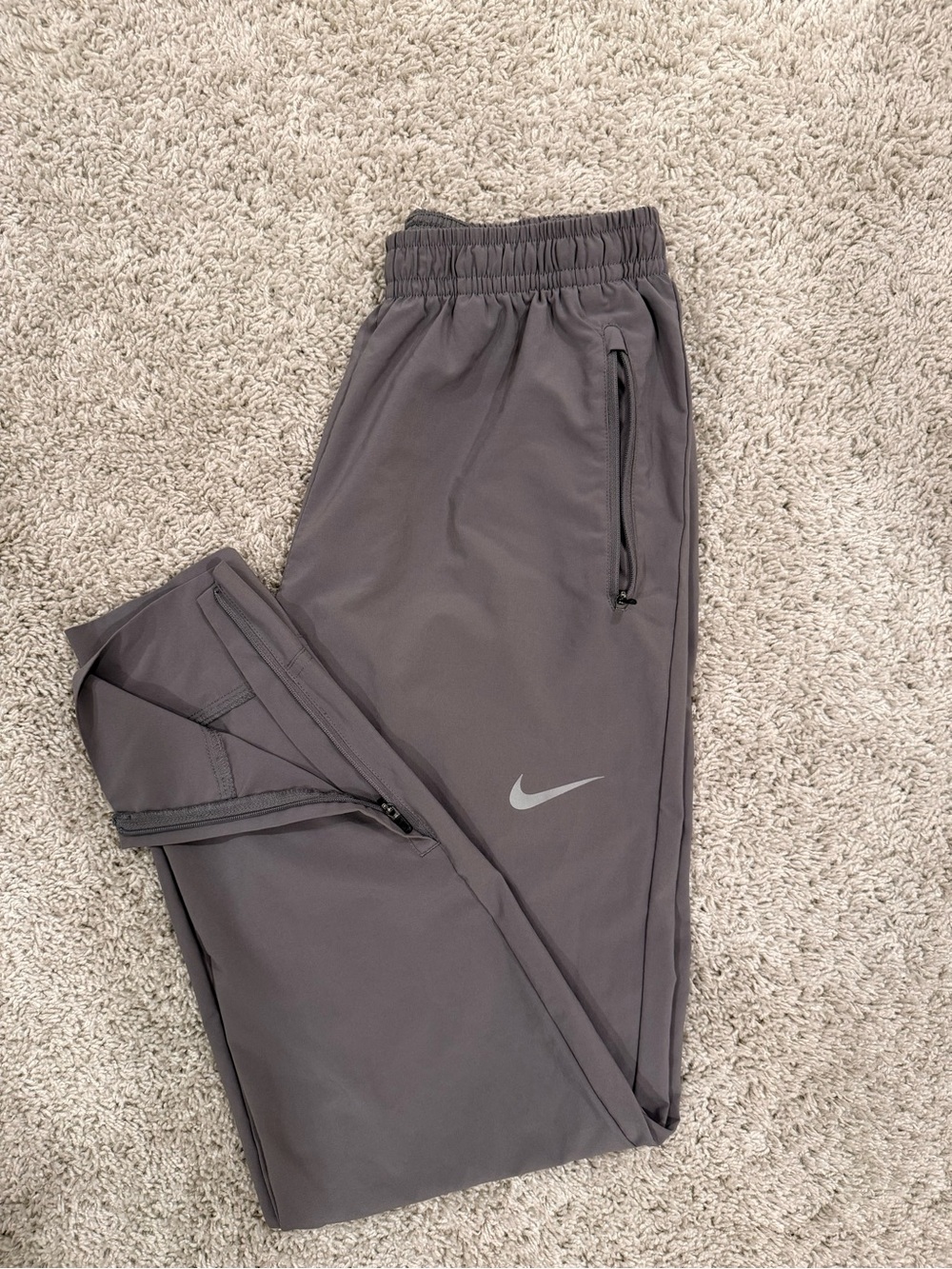 Nike Dri-FIT Athletic Pants in Gray, Size Medium